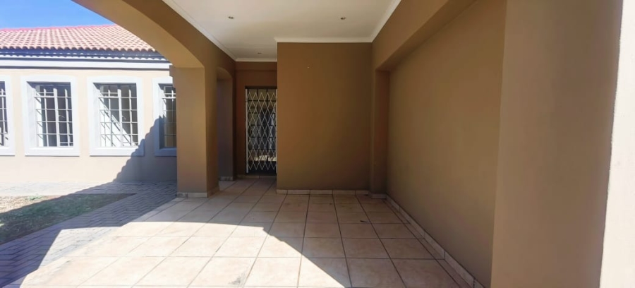 3 Bedroom Property for Sale in Kannoniers Park North West